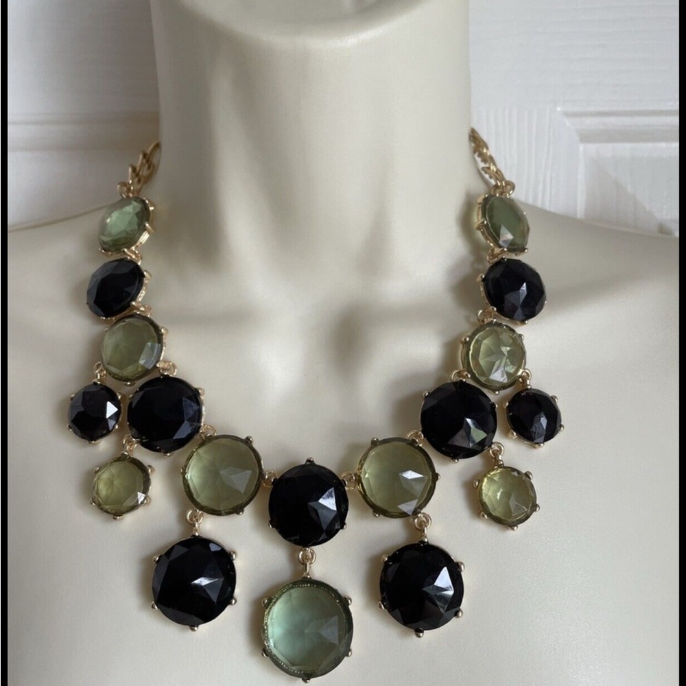 Chico's Necklace NWT Statement Hard Plastic Green Faceted Bib Collar